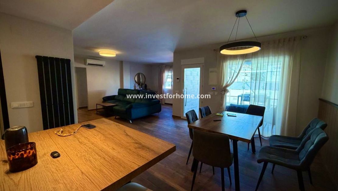 Sale - Villa - Torrevieja - Barrio Los Balcones - Los Altos del Edén