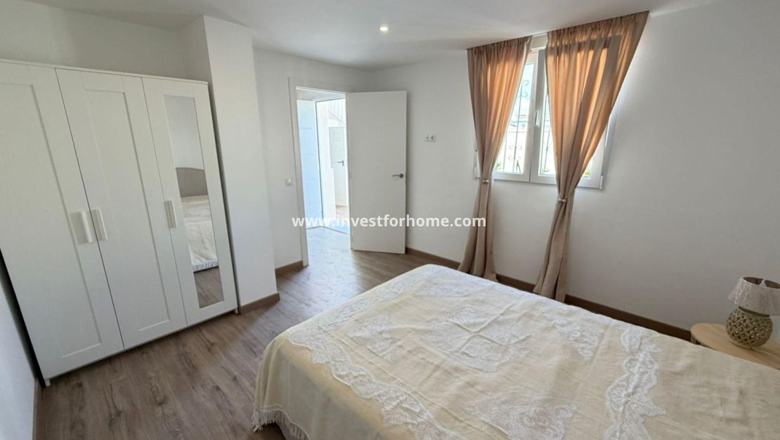 Sale - Villa - Torrevieja - Cabo Cervera