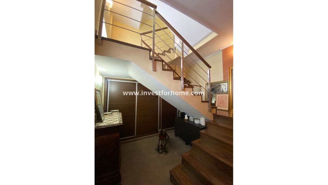 Sale - Villa - Torrevieja - Centro - Muelle Pesquero