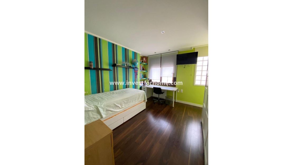 Sale - Villa - Torrevieja - Centro - Muelle Pesquero