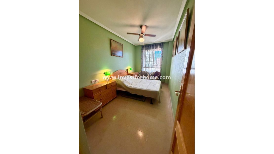 Sale - Villa - Torrevieja - Centro