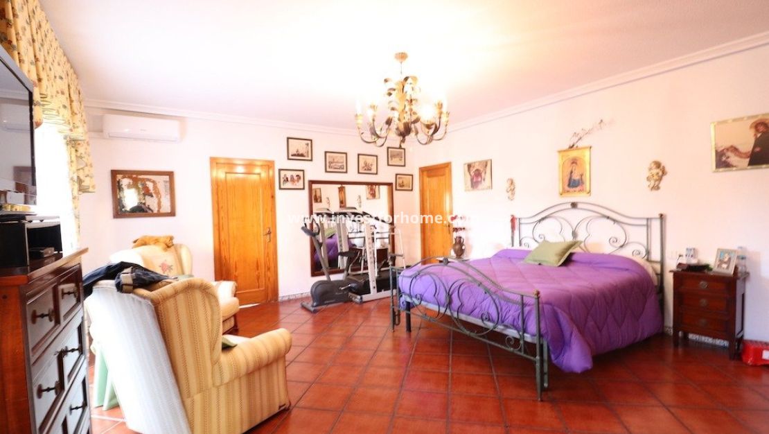 Sale - Villa - Torrevieja - Costa Blanca