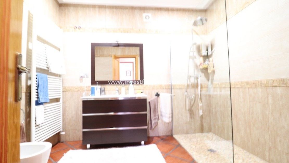 Sale - Villa - Torrevieja - Costa Blanca