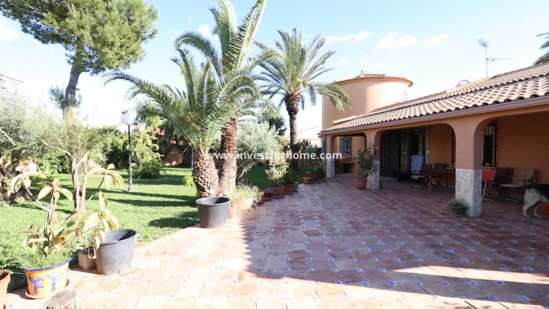 Sale - Villa - Torrevieja - Costa Blanca