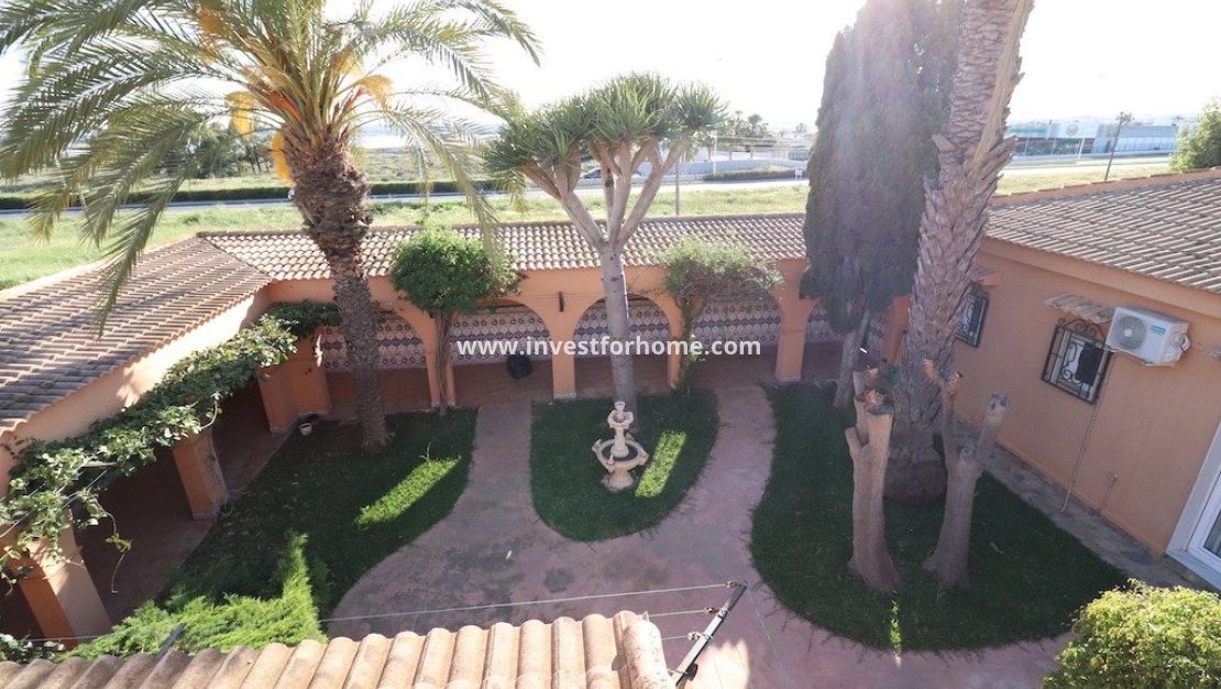 Sale - Villa - Torrevieja - Costa Blanca