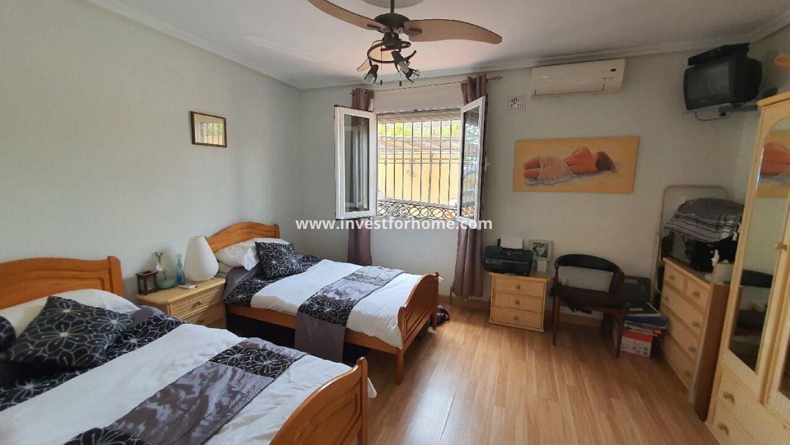 Sale - Villa - Torrevieja - Costa Blanca