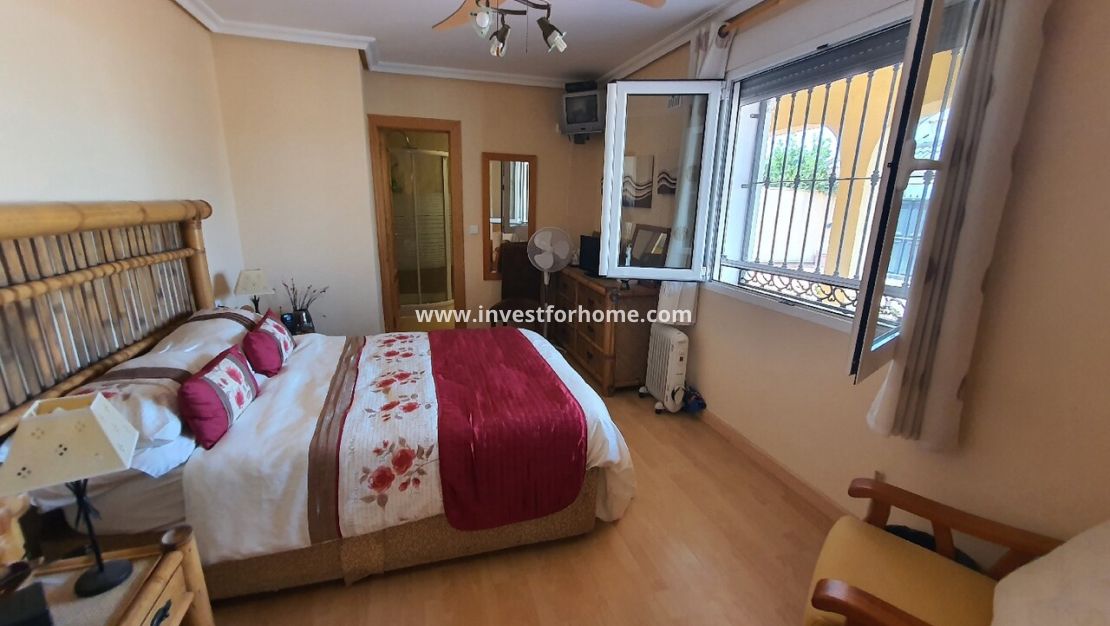 Sale - Villa - Torrevieja - Costa Blanca