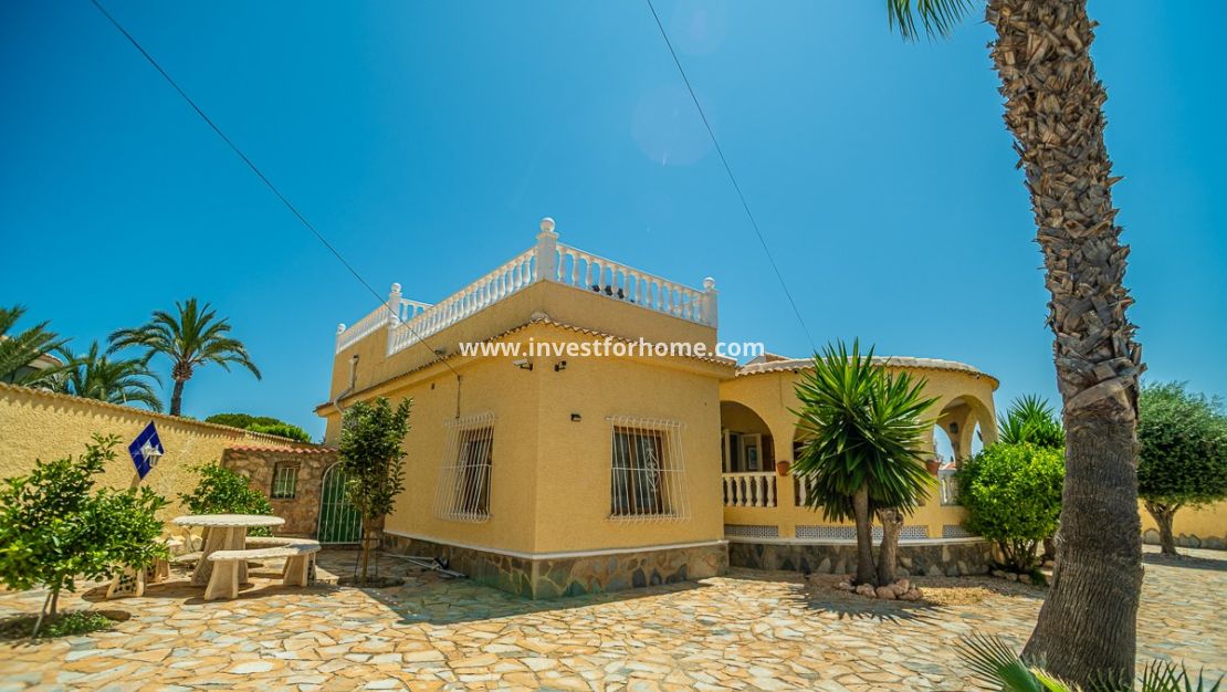 Sale - Villa - Torrevieja - Costa Blanca