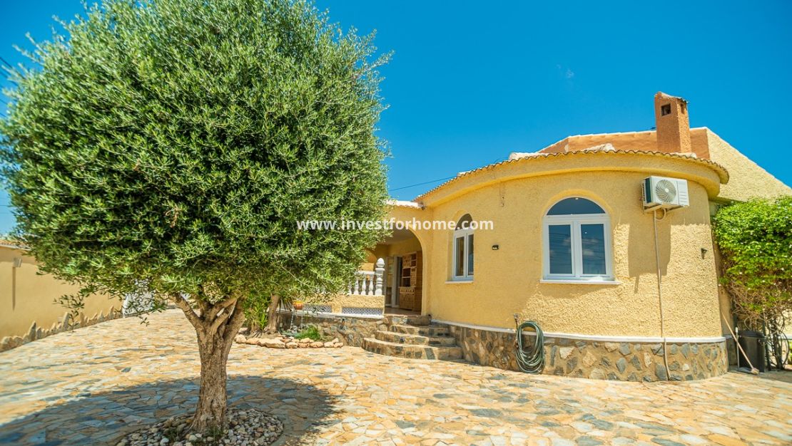 Sale - Villa - Torrevieja - Costa Blanca