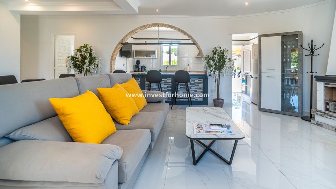 Sale - Villa - Torrevieja - Costa Blanca