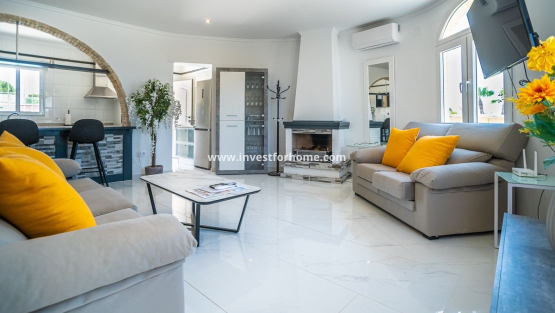 Sale - Villa - Torrevieja - Costa Blanca