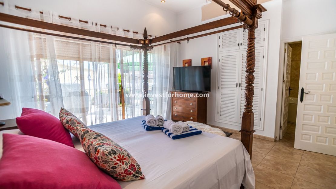 Sale - Villa - Torrevieja - Costa Blanca