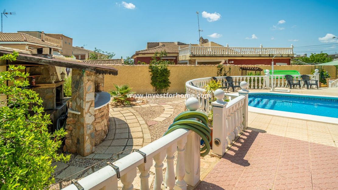Sale - Villa - Torrevieja - Costa Blanca