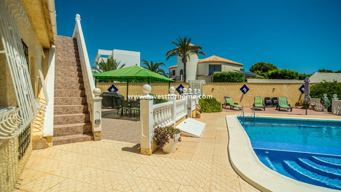 Sale - Villa - Torrevieja - Costa Blanca