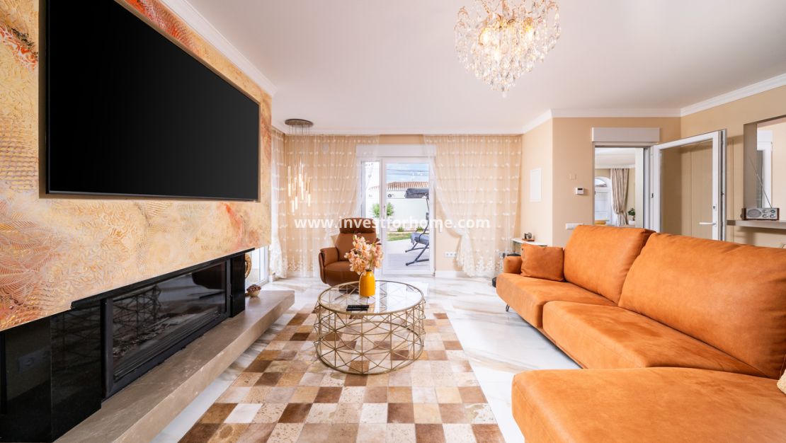 Sale - Villa - Torrevieja - Costa Blanca