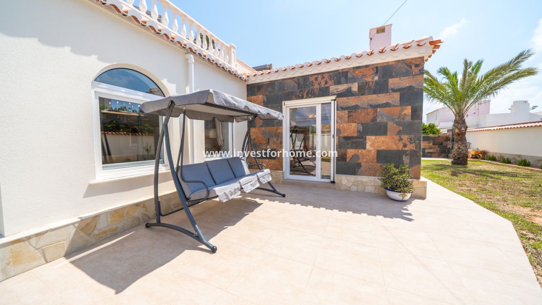 Sale - Villa - Torrevieja - Costa Blanca