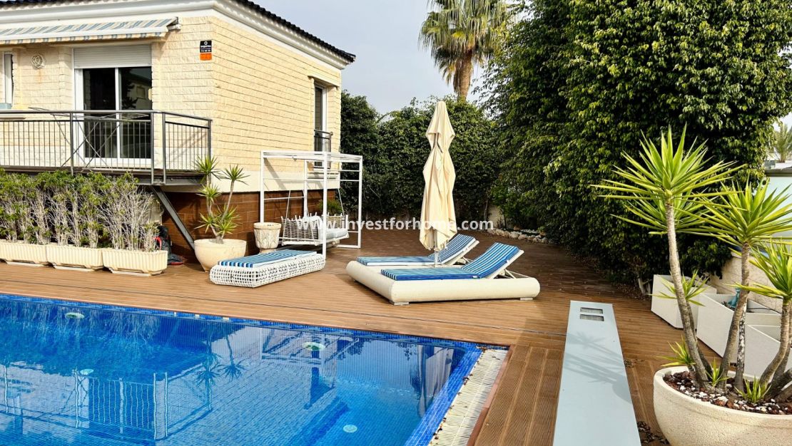 Sale - Villa - Torrevieja - Costa Blanca