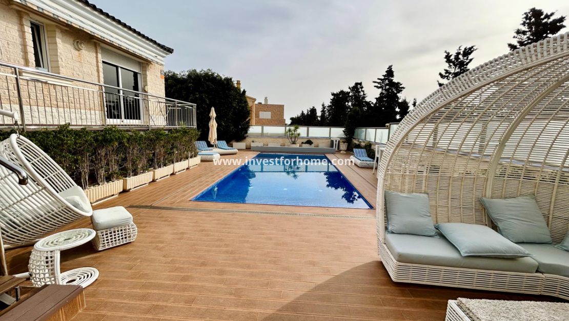 Sale - Villa - Torrevieja - Costa Blanca