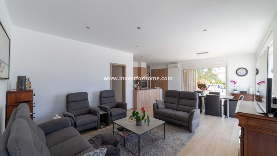 Sale - Villa - Torrevieja - Costa Blanca