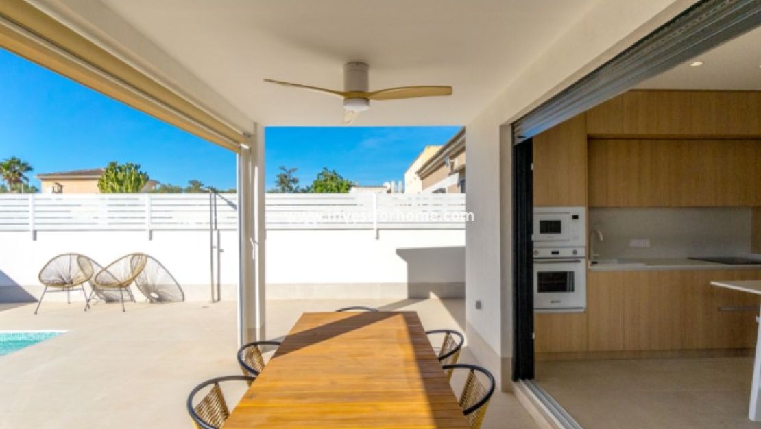 Sale - Villa - Torrevieja - Costa Blanca