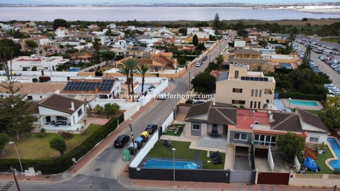 Sale - Villa - Torrevieja - Costa Blanca