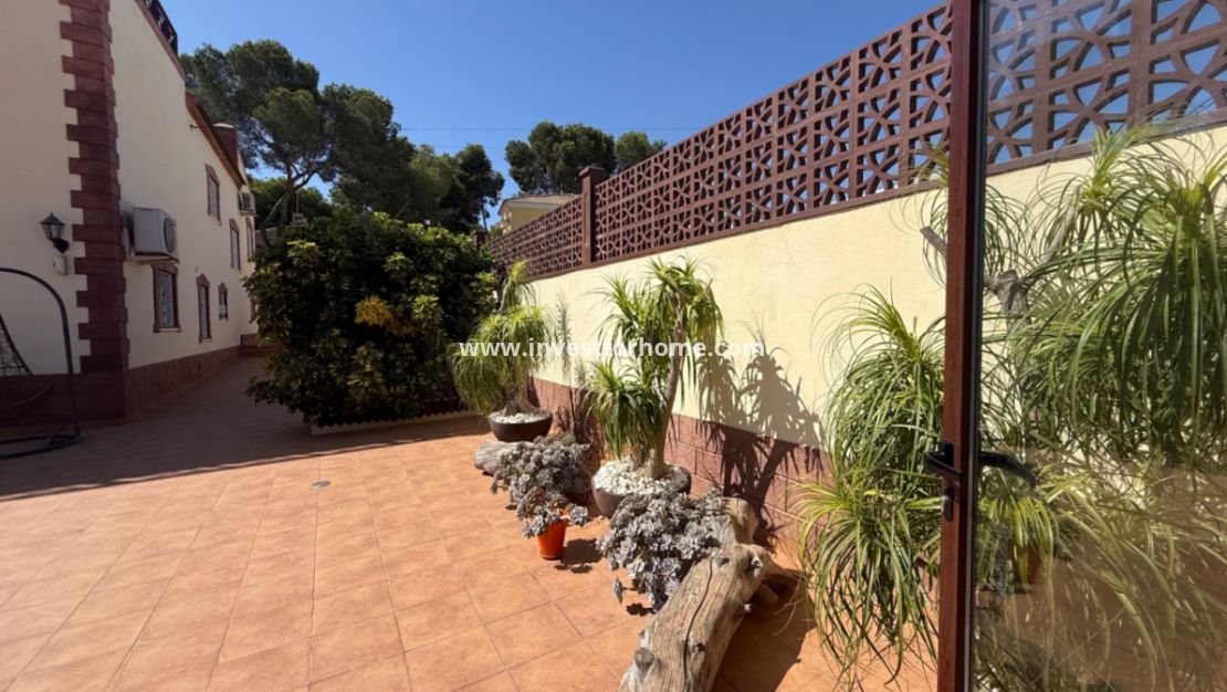 Sale - Villa - Torrevieja - Costa Blanca