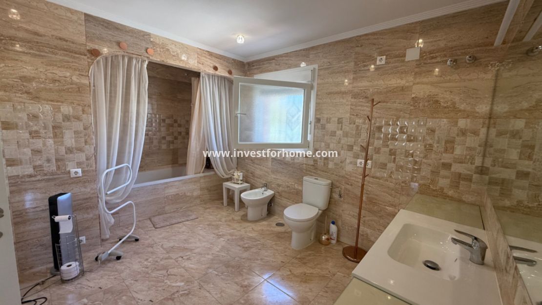Sale - Villa - Torrevieja - Costa Blanca