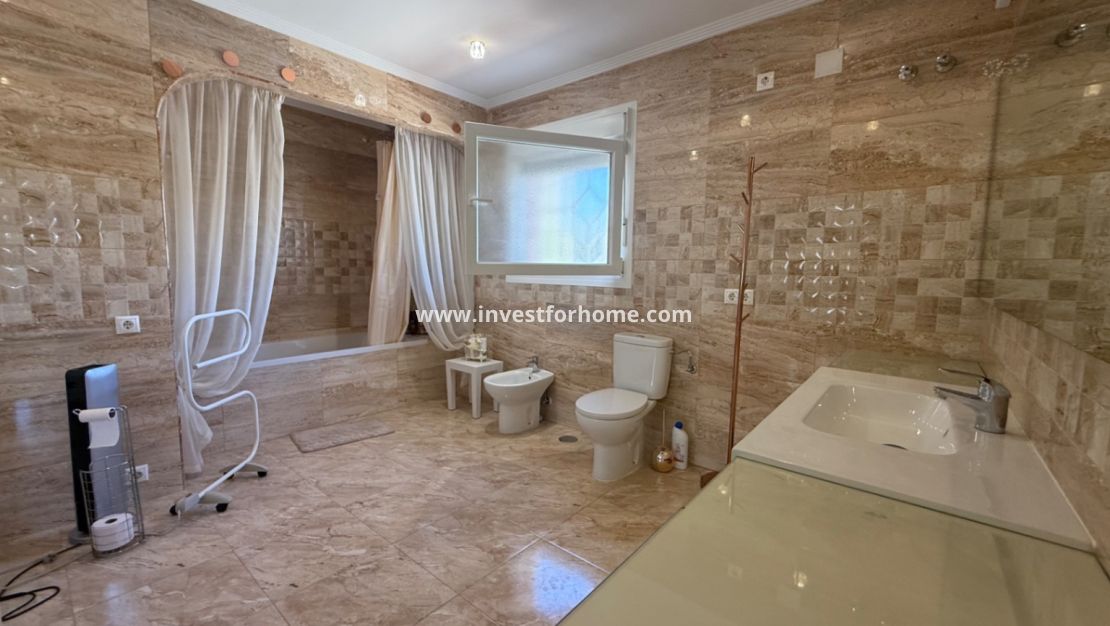 Sale - Villa - Torrevieja - Costa Blanca