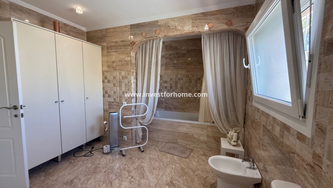 Sale - Villa - Torrevieja - Costa Blanca