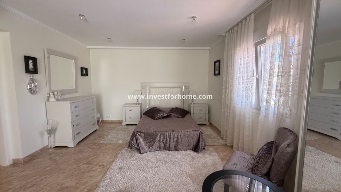 Sale - Villa - Torrevieja - Costa Blanca