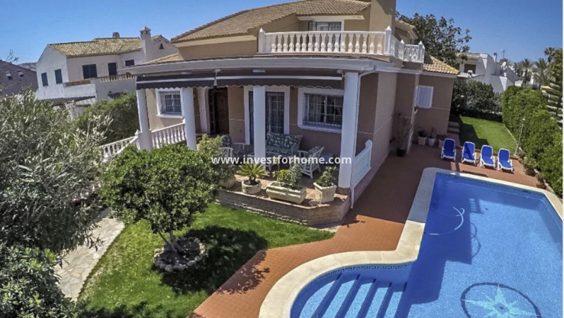 Sale - Villa - Torrevieja - Costa Blanca