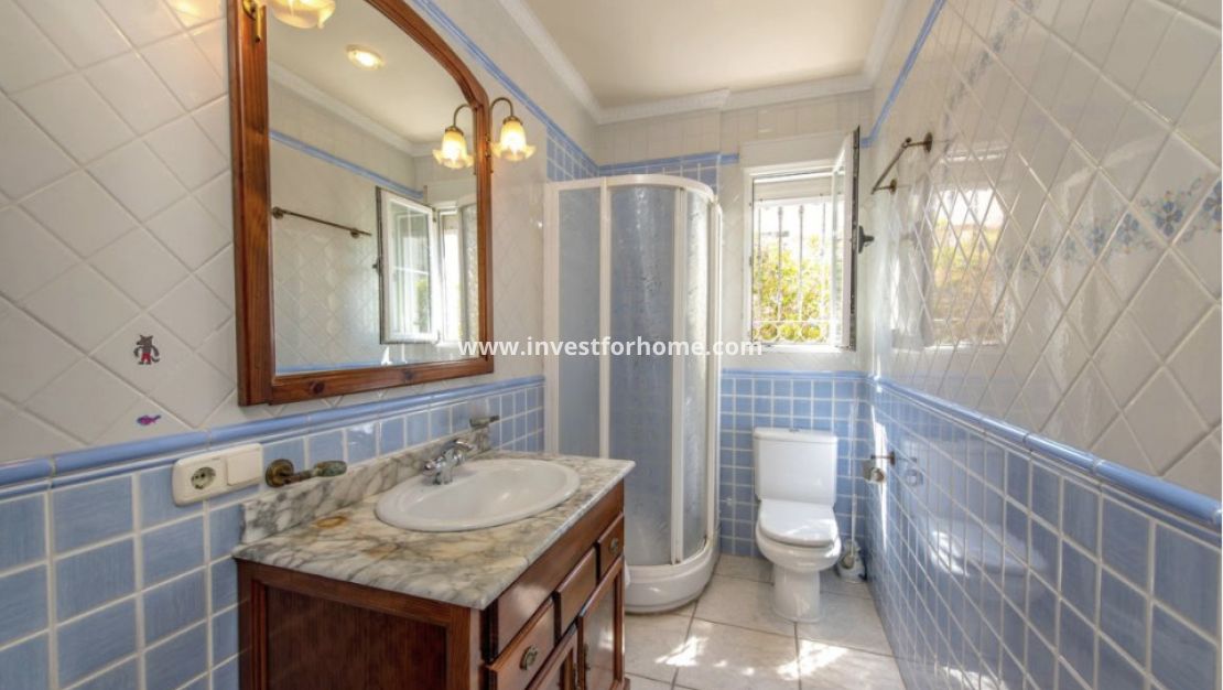 Sale - Villa - Torrevieja - Costa Blanca