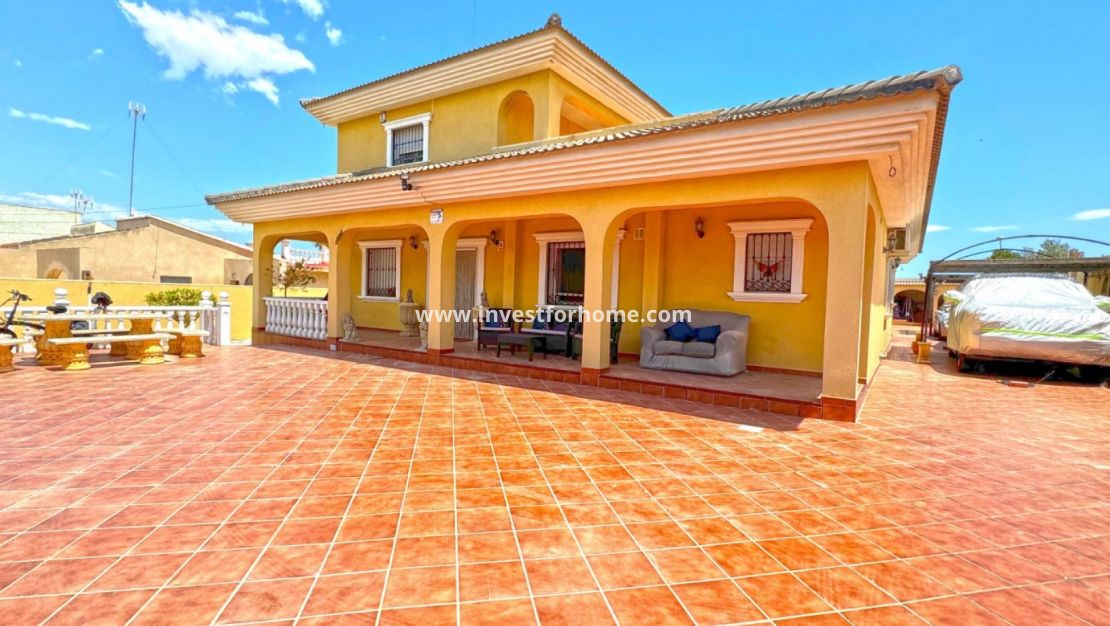 Sale - Villa - Torrevieja - Costa Blanca