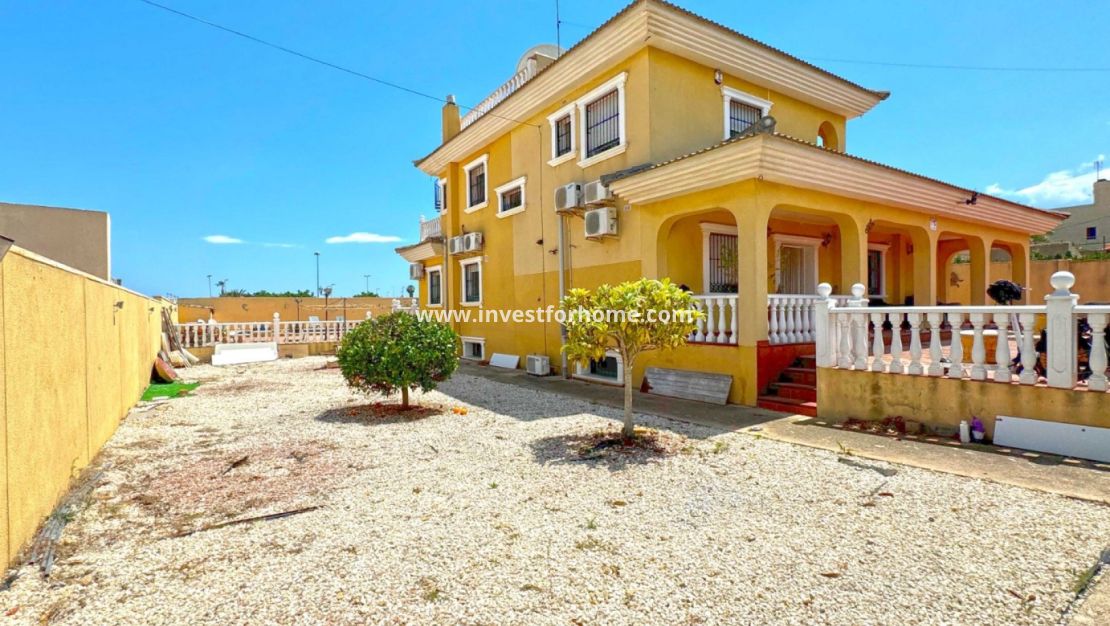 Sale - Villa - Torrevieja - Costa Blanca