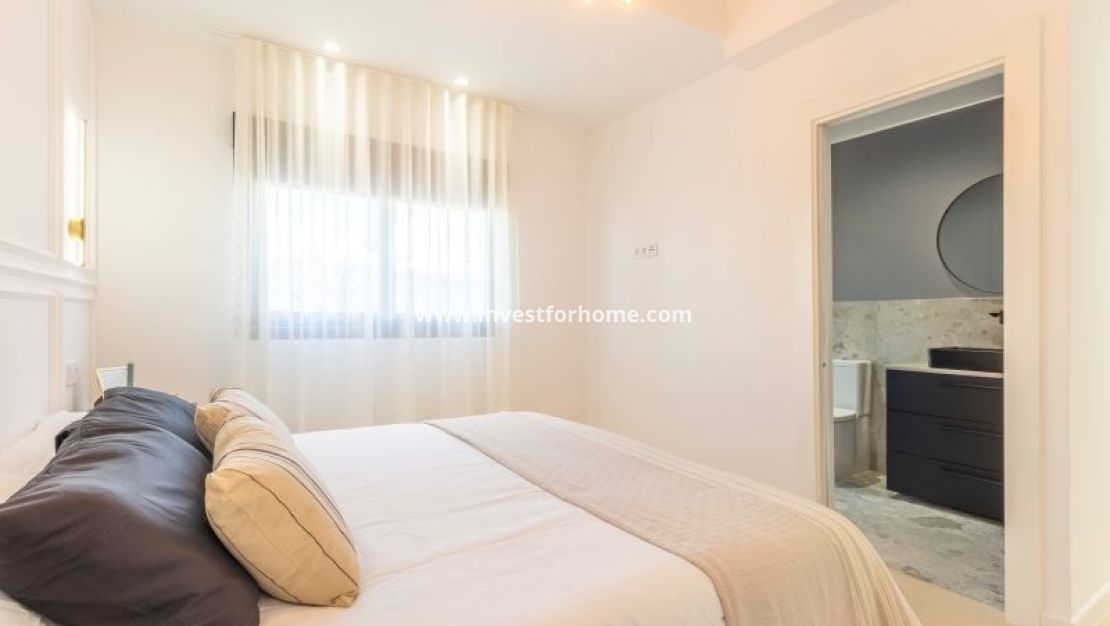 Sale - Villa - Torrevieja - Costa Blanca