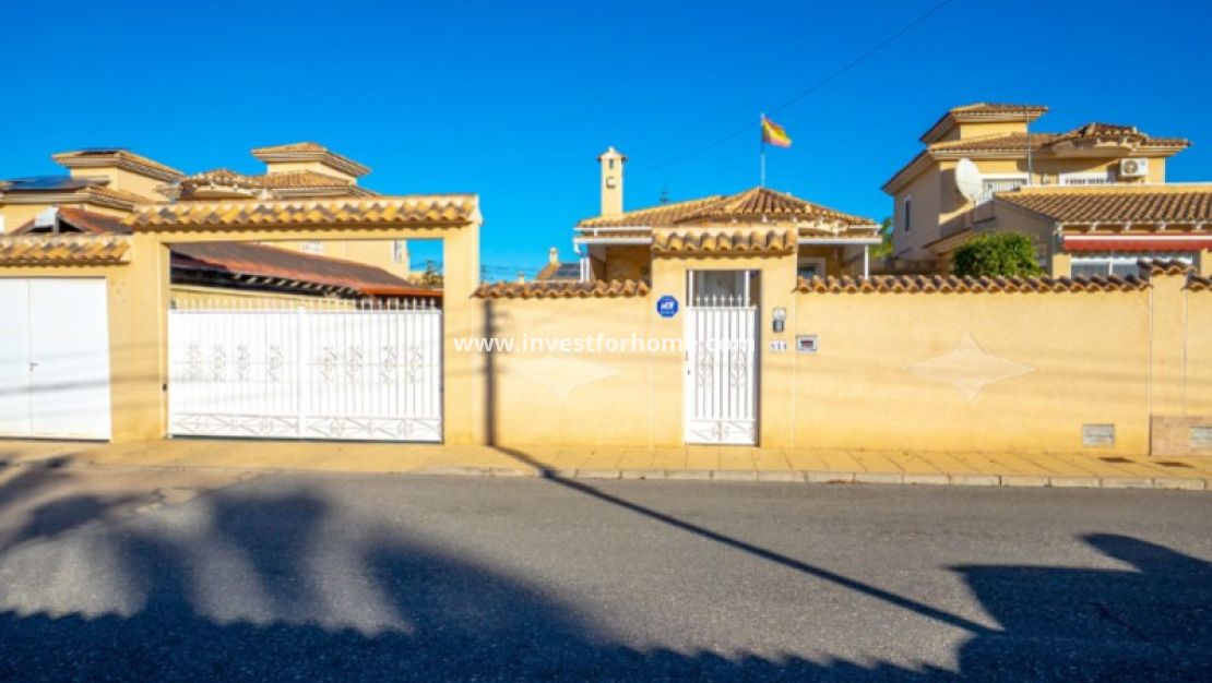Sale - Villa - Torrevieja - Costa Blanca