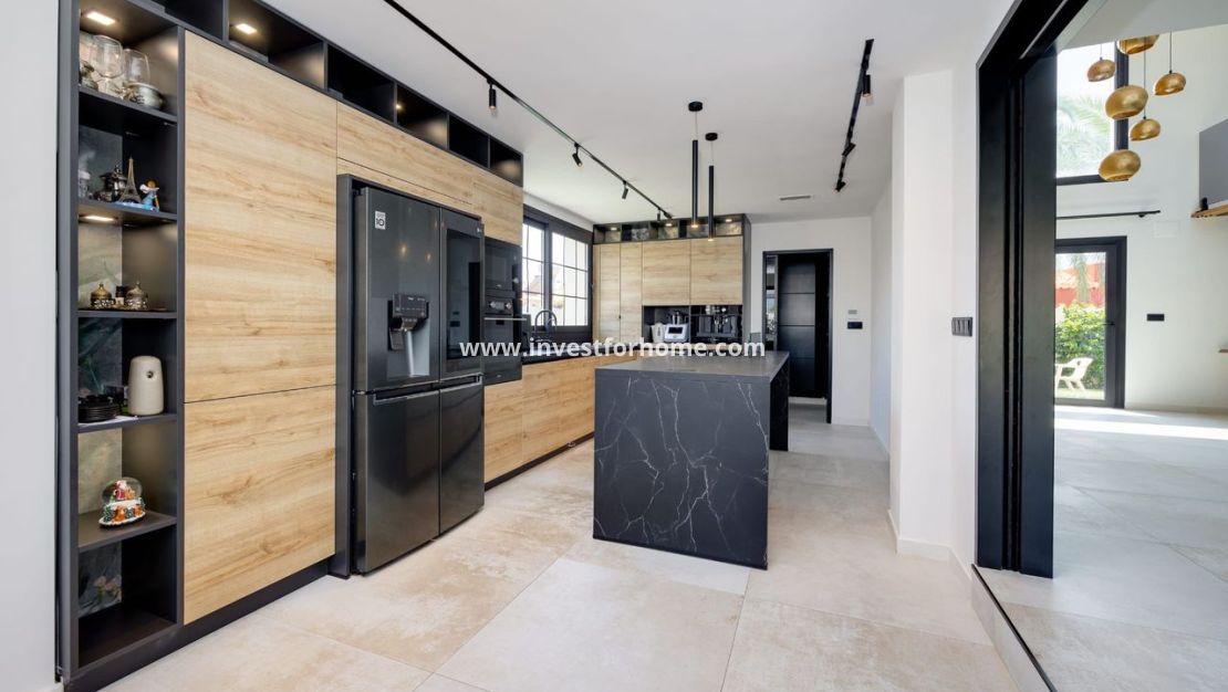 Sale - Villa - Torrevieja - Costa Blanca