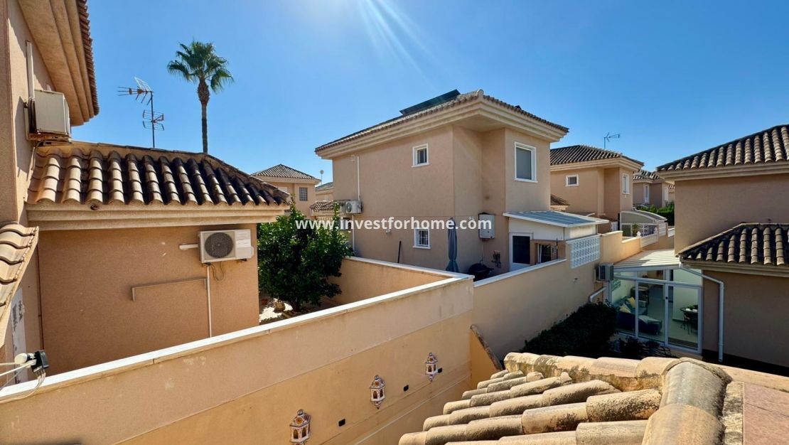 Sale - Villa - Torrevieja - Costa Blanca