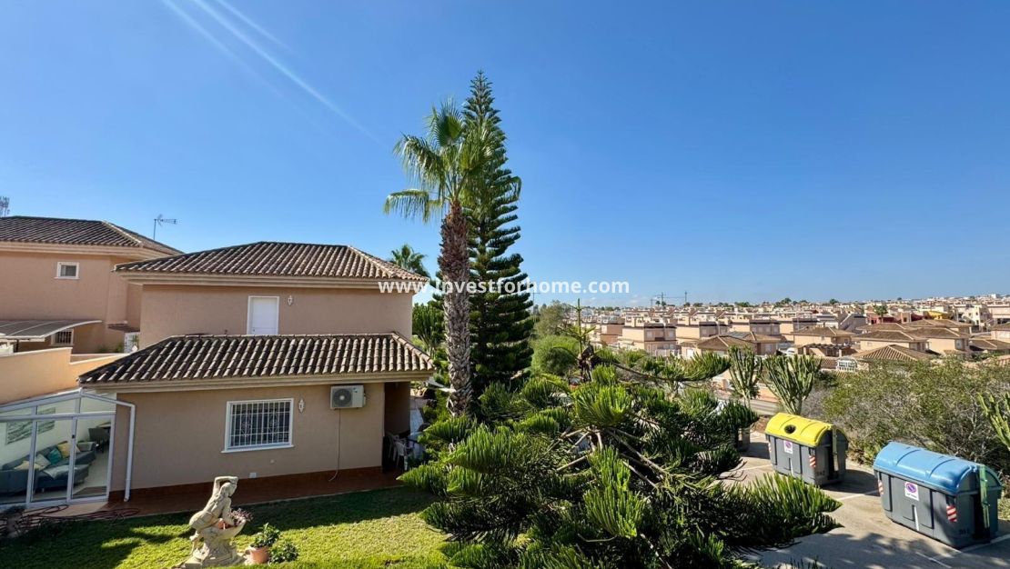 Sale - Villa - Torrevieja - Costa Blanca