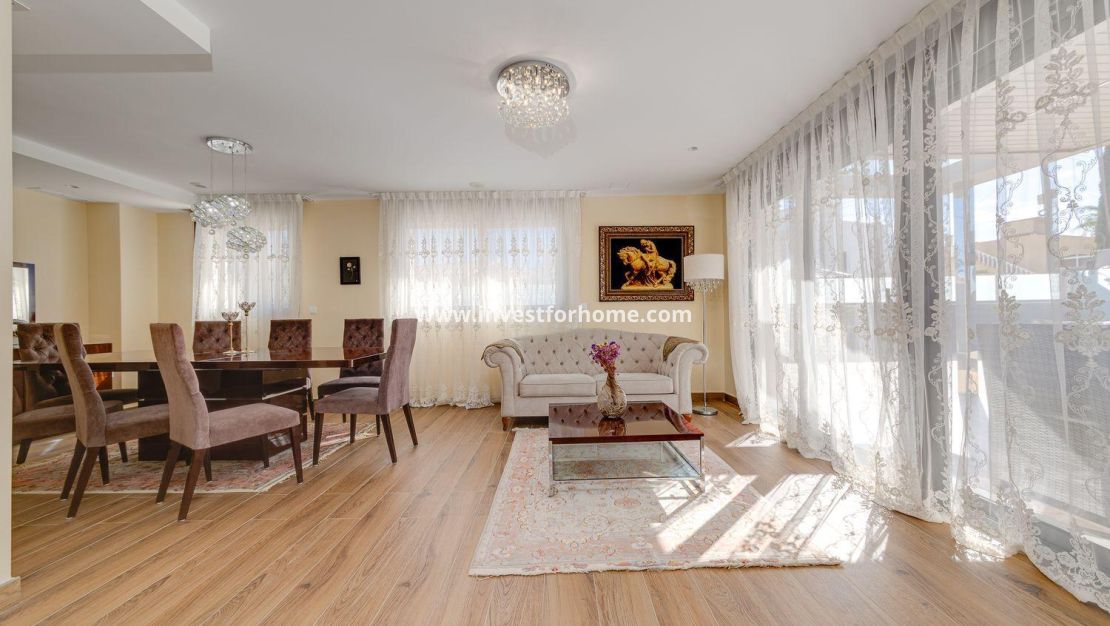 Sale - Villa - Torrevieja - Costa Blanca