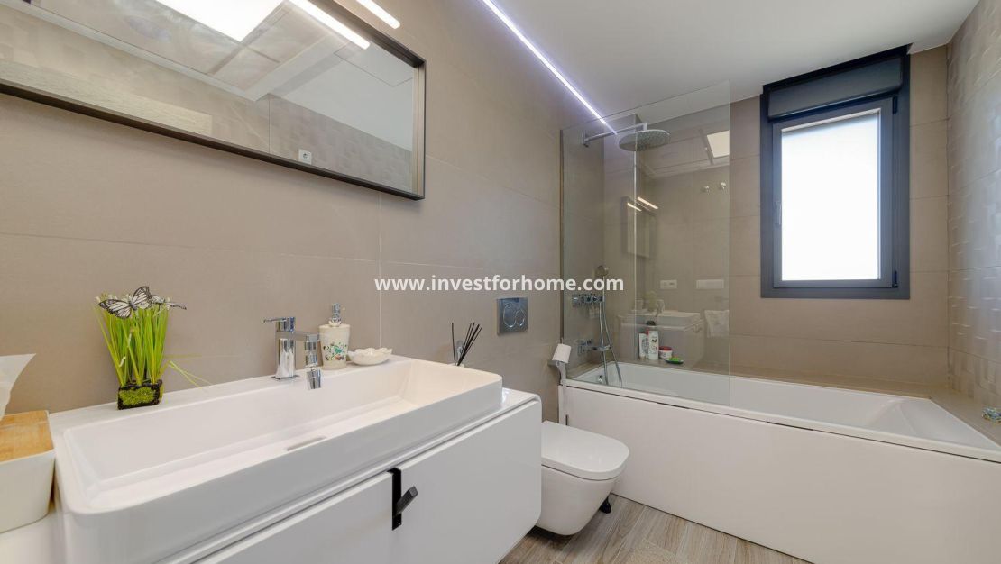 Sale - Villa - Torrevieja - Costa Blanca