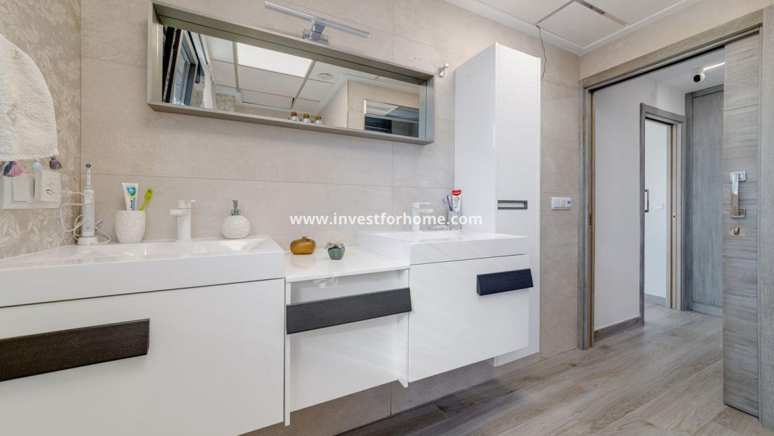 Sale - Villa - Torrevieja - Costa Blanca