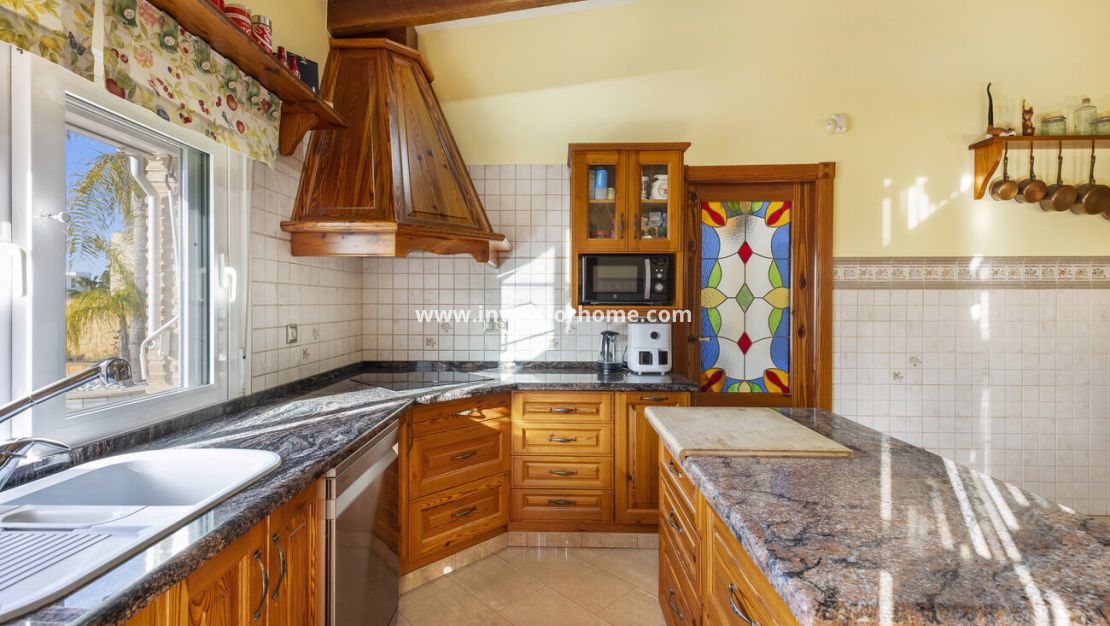 Sale - Villa - Torrevieja - Costa Blanca