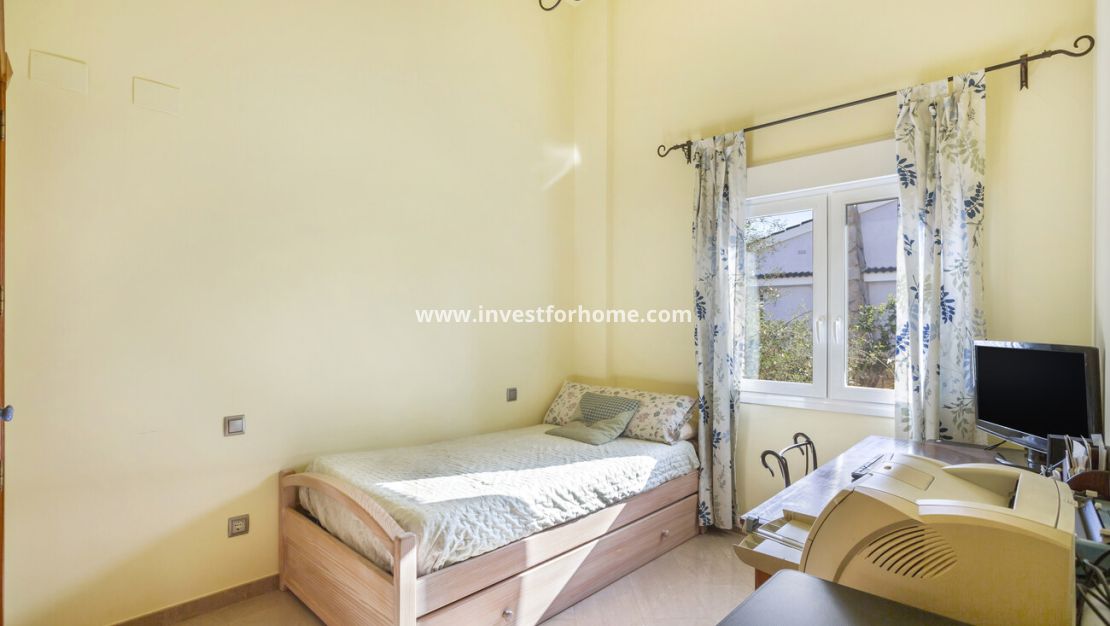 Sale - Villa - Torrevieja - Costa Blanca