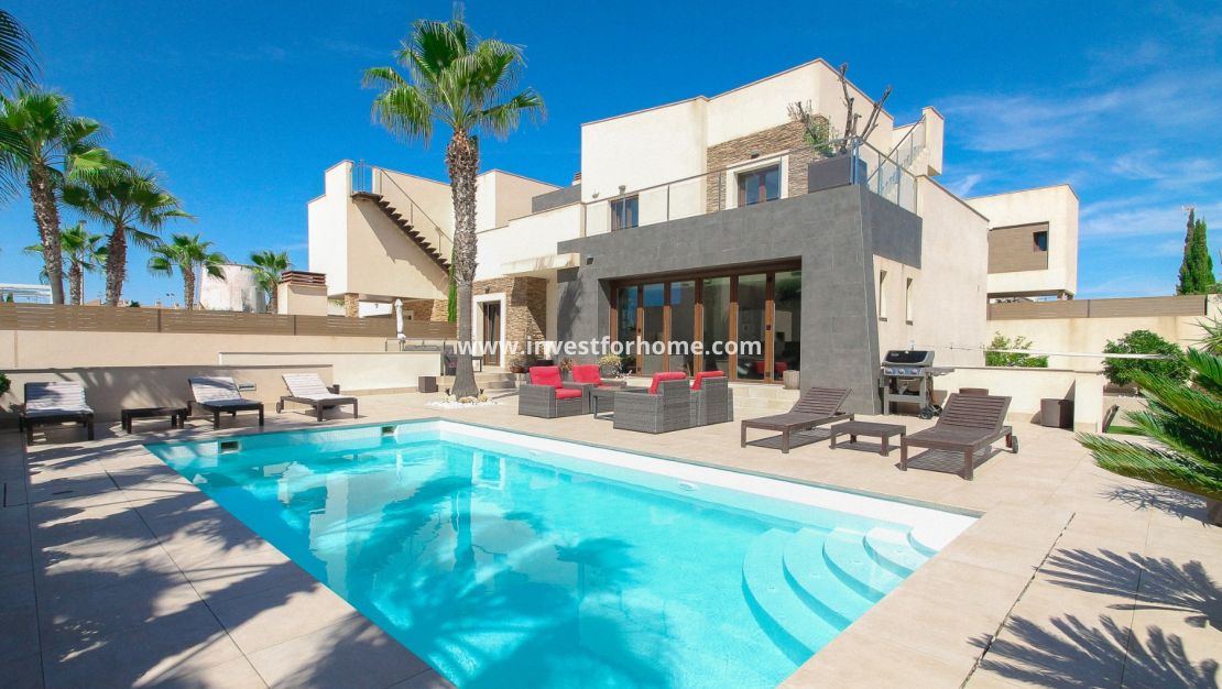 Sale - Villa - Torrevieja - Costa Blanca