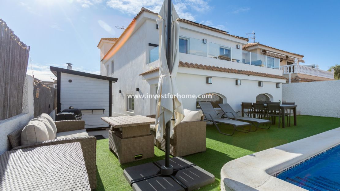Sale - Villa - Torrevieja - Costa Blanca