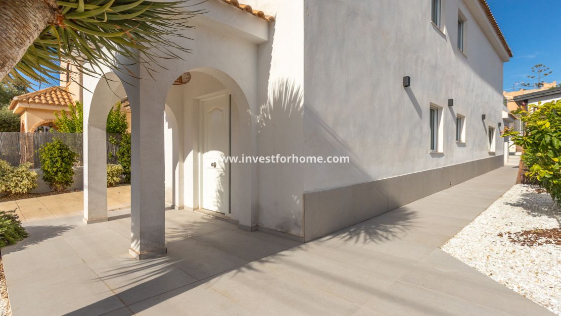 Sale - Villa - Torrevieja - Costa Blanca