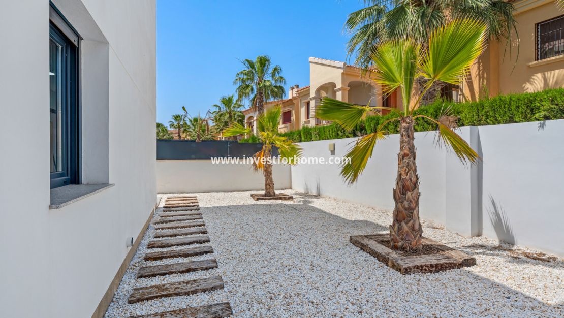 Sale - Villa - Torrevieja - Costa Blanca