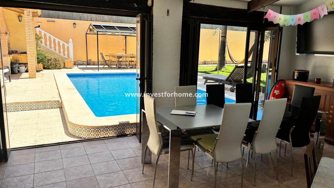 Sale - Villa - Torrevieja - Costa Blanca
