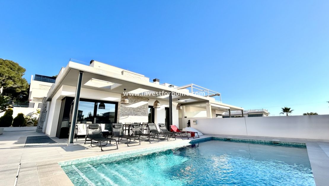 Sale - Villa - Torrevieja - Costa Blanca